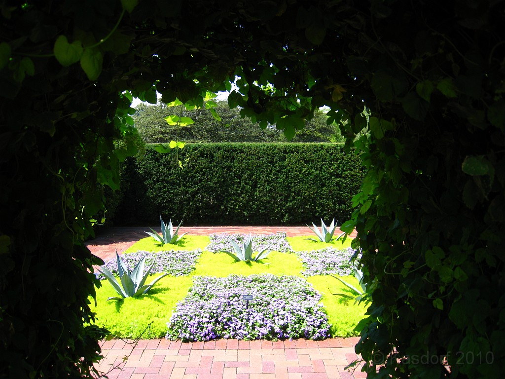 Botanical Gardens 2010 0430.jpg - The Chicago Botanic Gardens. Wear comfortable shoes, and be prepared to enjoy the landscape for a day.